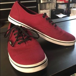 VAN’s Maroon sz 9